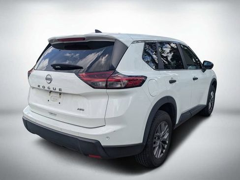 Used 2024 Nissan Rogue S AWD/4WD image 4