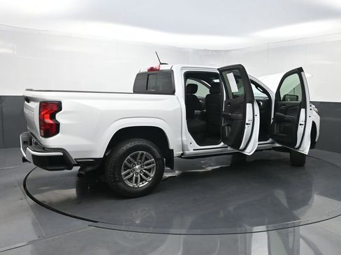 Used 2024 Chevrolet Colorado LT w/ LT Convenience Package image 37