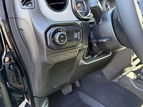New 2026 Jeep Gladiator Sport AWD/4WD image 14