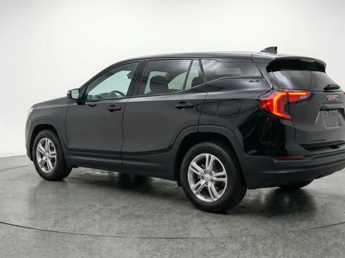 Used 2024 GMC Terrain SLE FWD image 6