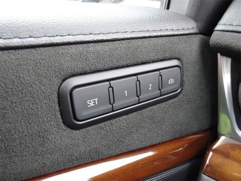 Used 2019 Cadillac Escalade Luxury image 26