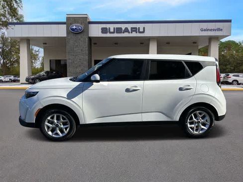 Used 2025 Kia Soul LX w/ LX Technology Package FWD image 3