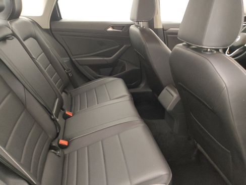 Used 2024 Volkswagen Jetta SE FWD image 19