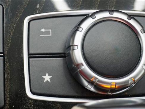 Used 2016 Mercedes-Benz E 350 4MATIC Sedan image 32