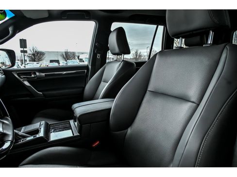 Used 2023 Lexus GX 460 Premium image 12