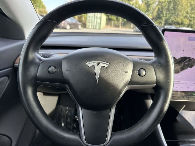 Used 2019 Tesla Model 3 Standard Range Plus RWD image 22