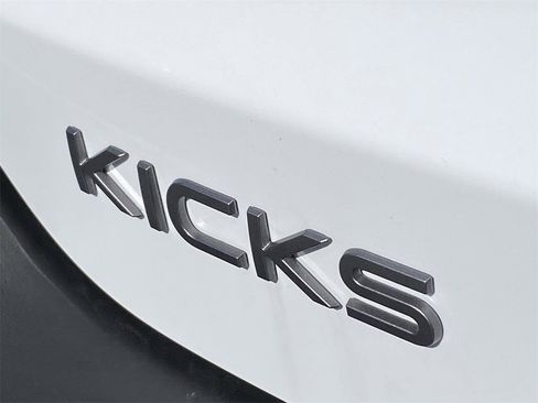New 2026 Nissan Kicks SV image 9