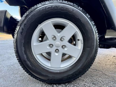 Used 2017 Jeep Wrangler Unlimited Sport w/ Quick Order Package 24S AWD/4WD image 29