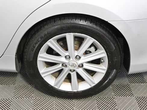 Used 2012 Toyota Camry XLE image 20