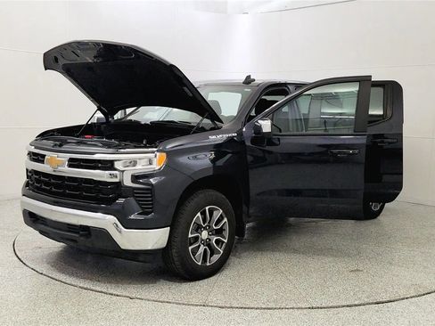 Used 2023 Chevrolet Silverado 1500 LT AWD/4WD image 10