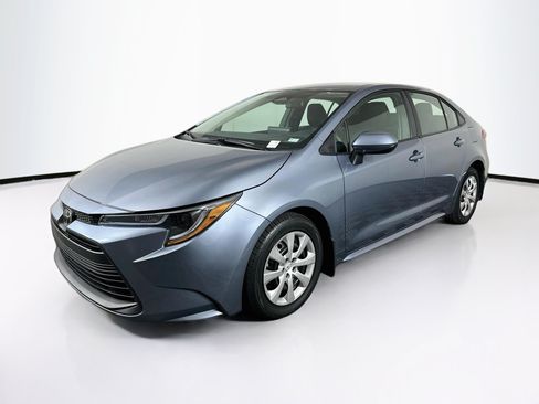 Used 2026 Toyota Corolla LE FWD image 3