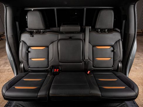 Used 2024 GMC Sierra 2500 AT4 w/ Technology Package image 35