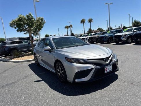 Certified 2021 Toyota Camry SE FWD image 4