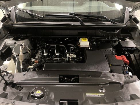 Used 2024 Nissan Pathfinder SV AWD/4WD image 21