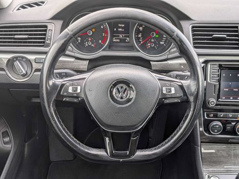 Used 2018 Volkswagen Passat 2.0T SE FWD image 23