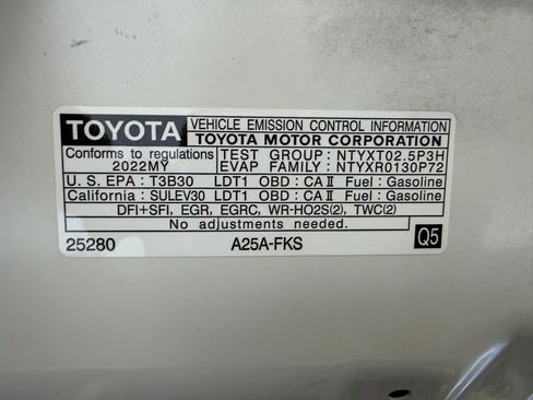 Certified 2022 Toyota RAV4 XLE Premium FWD image 35