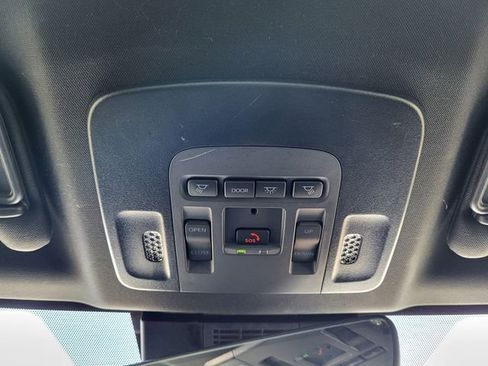 Used 2025 Toyota Camry SE w/ Multimedia Upgrade Package image 19