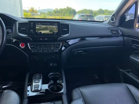 Used 2020 Honda Pilot Touring image 14