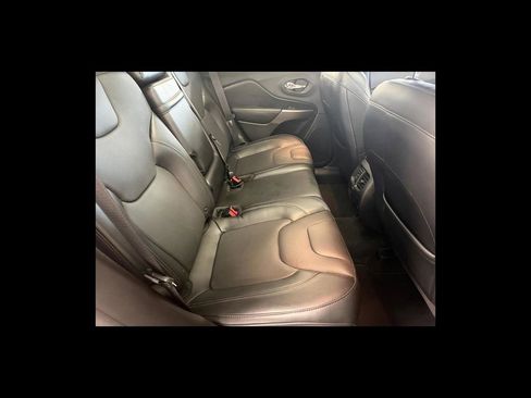 Used 2019 Jeep Cherokee Limited AWD/4WD image 19