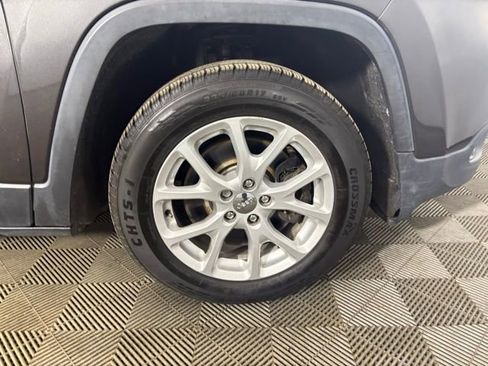 Used 2016 Jeep Cherokee Latitude w/ Comfort/Convenience Group image 22