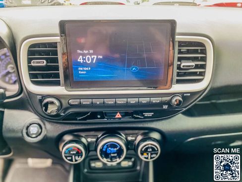 Used 2022 Hyundai Venue Limited w/ Cargo Package FWD image 23