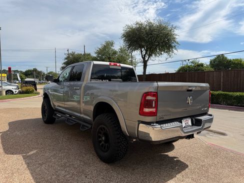 Used 2022 RAM 2500 Laramie AWD/4WD image 3