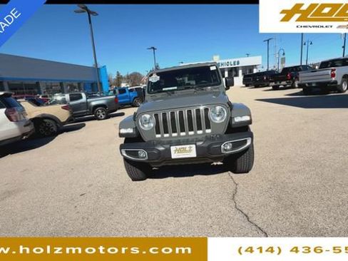 Used 2021 Jeep Wrangler Unlimited Sahara w/ Cold Weather Group image 3