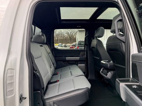 Used 2024 Ford F150 Lightning Lariat image 19