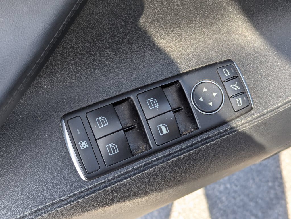 Used 2014 Tesla Model S 60 RWD image 23