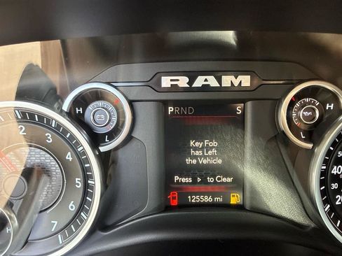 Used 2022 RAM 3500 Tradesman w/ Chrome Appearance Group AWD/4WD image 16