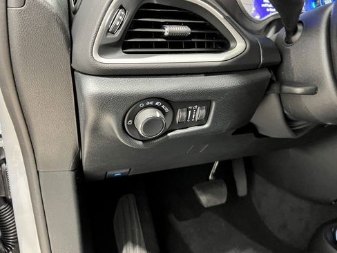 New 2026 Chrysler Voyager LX image 13