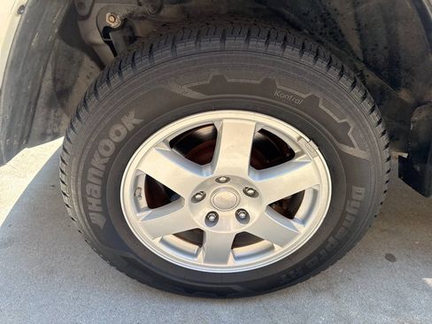 Used 2010 Jeep Grand Cherokee Laredo AWD/4WD image 20