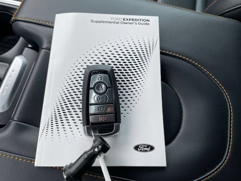 Used 2025 Ford Expedition Tremor AWD/4WD image 54