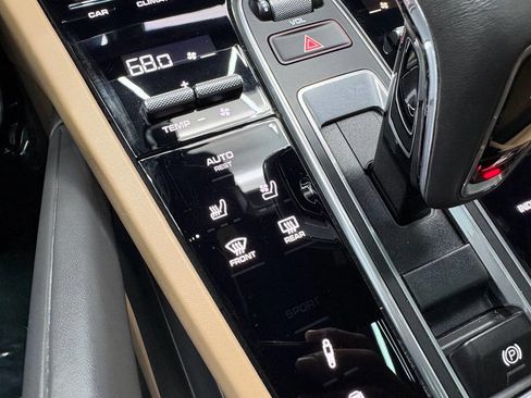 Used 2021 Porsche Cayenne E-Hybrid Coupe image 26