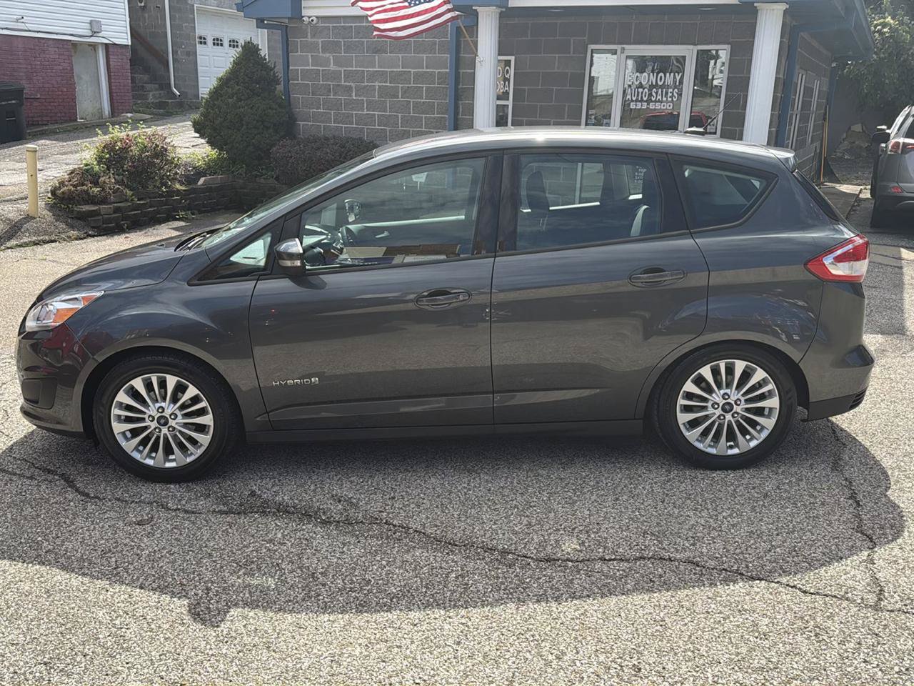 Used 2018 Ford C-MAX SE w/ Cold Weather Package FWD image 7