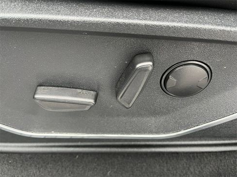 Used 2023 Ford F350 Lariat w/ Tow Technology Package image 13