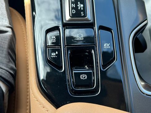 Used 2025 Lexus NX 350h AWD w/ Accessory Package (2T) image 30