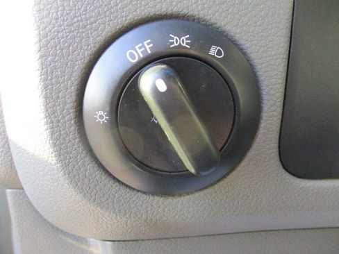 Used 2019 Nissan NV 2500 SV w/ Navigation Package image 13