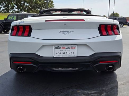 Used 2024 Ford Mustang Convertible RWD image 4