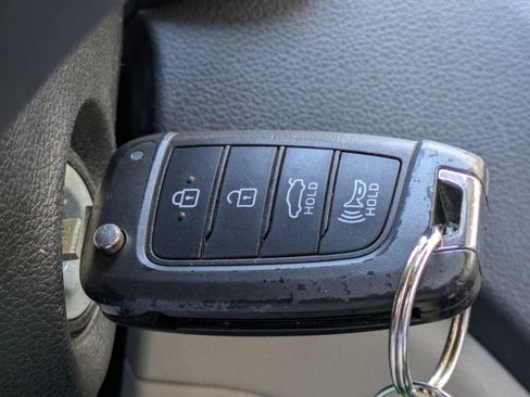 Used 2021 Hyundai Accent SEL image 24