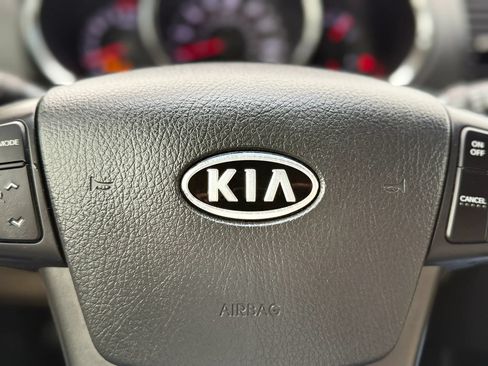 Used 2013 Kia Sorento LX FWD image 30