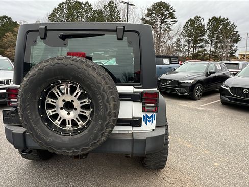 Used 2018 Jeep Wrangler Unlimited Sport w/ Connectivity Group image 9