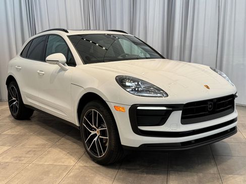 Used 2025 Porsche Macan image 7