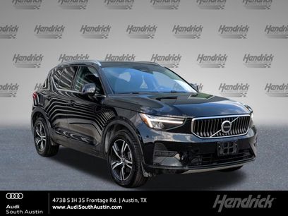 Used 2025 Volvo XC40 B5 Core