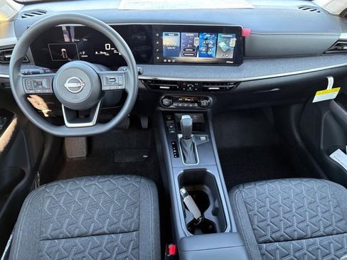 New 2026 Nissan Kicks SV image 10