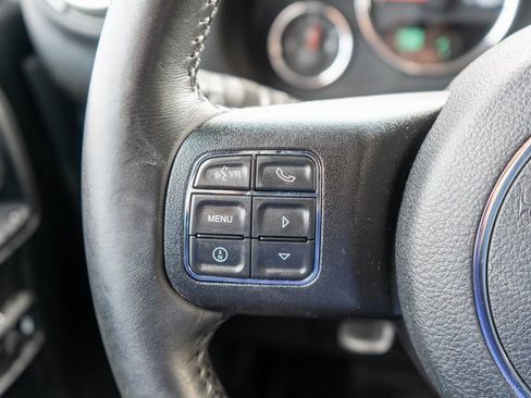 Used 2017 Jeep Wrangler Unlimited Rubicon w/ Connectivity Group image 22