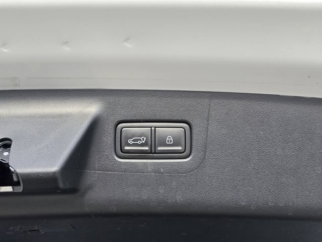 Used 2025 Hyundai Santa Fe SEL FWD image 7