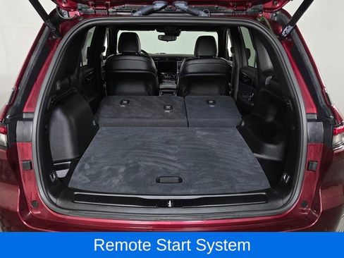 Used 2023 Jeep Grand Cherokee Altitude image 12