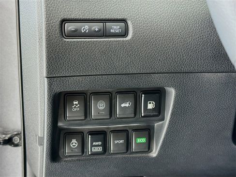 Used 2018 Nissan Rogue SL image 14