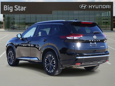 Used 2024 Nissan Rogue Platinum image 3